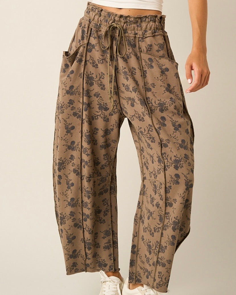 Floral Print Barrel Pant