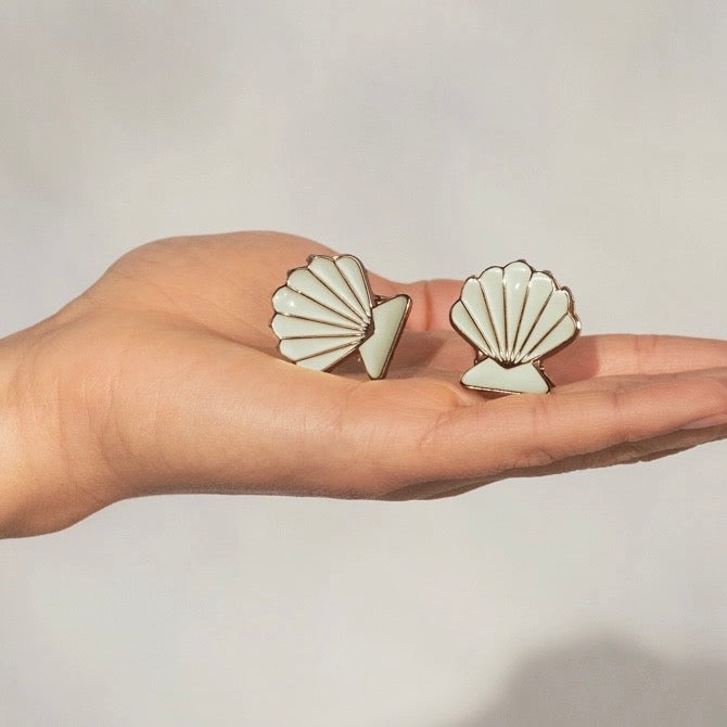 Clam Shell Hair Clips - The Swanky Shack